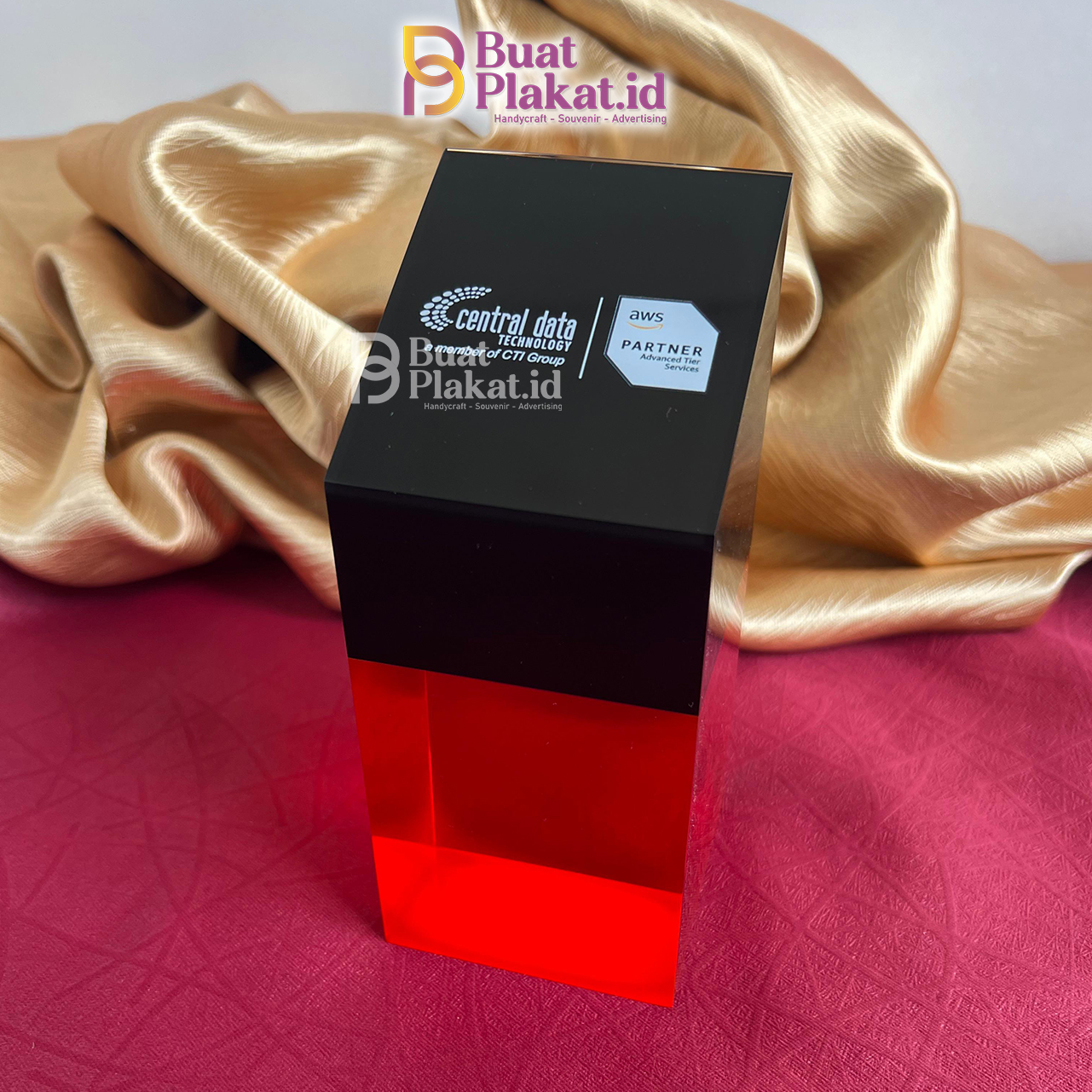 Plakat Resin Central Data Technology CTI Group